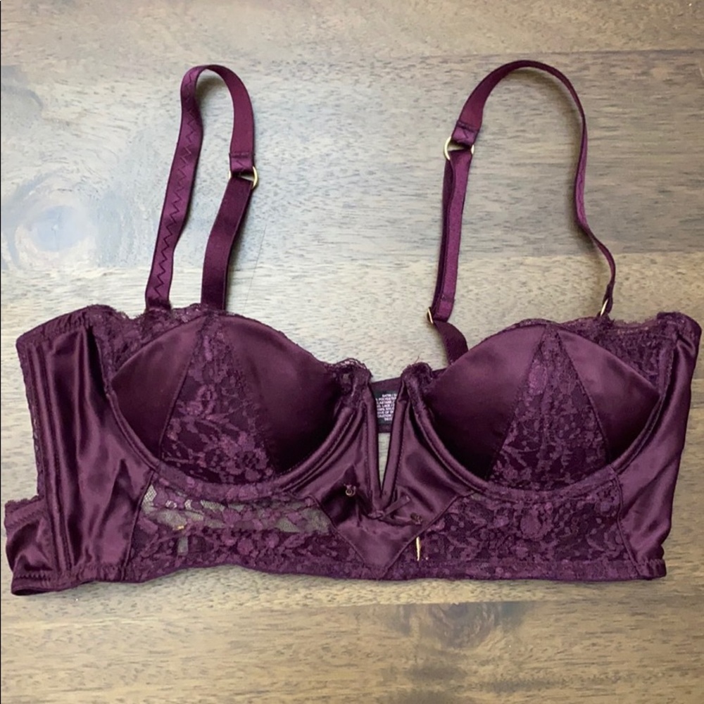 Victoria’s Secret Very Sexy Bra in 34B
